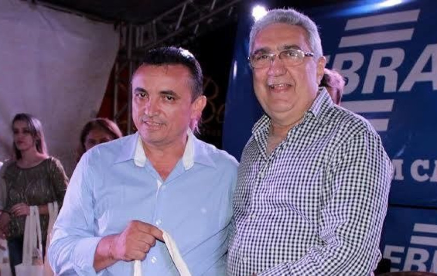 Laurez entrega premiação a vencedores