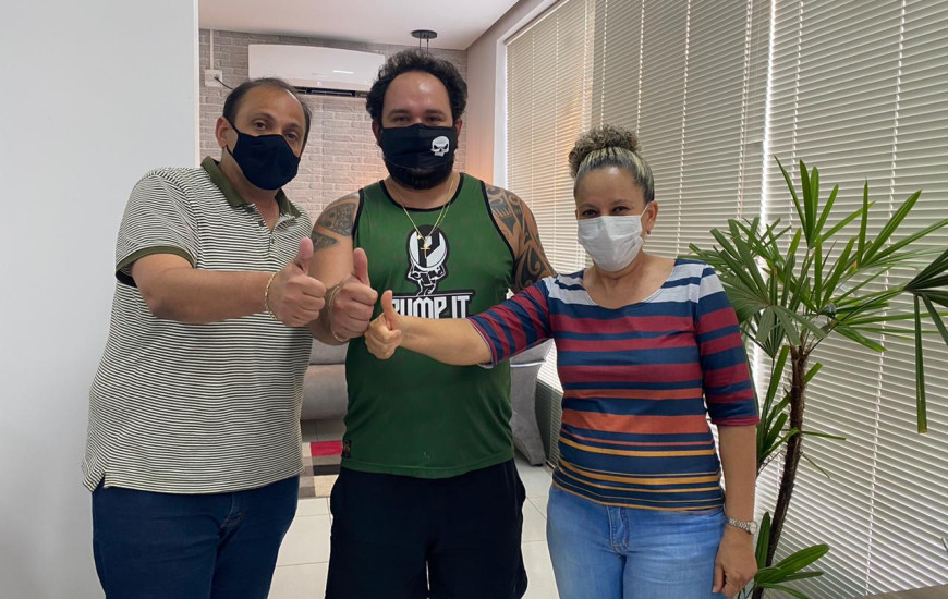 Marcão entre Gleydson Nato e Josi Nunes