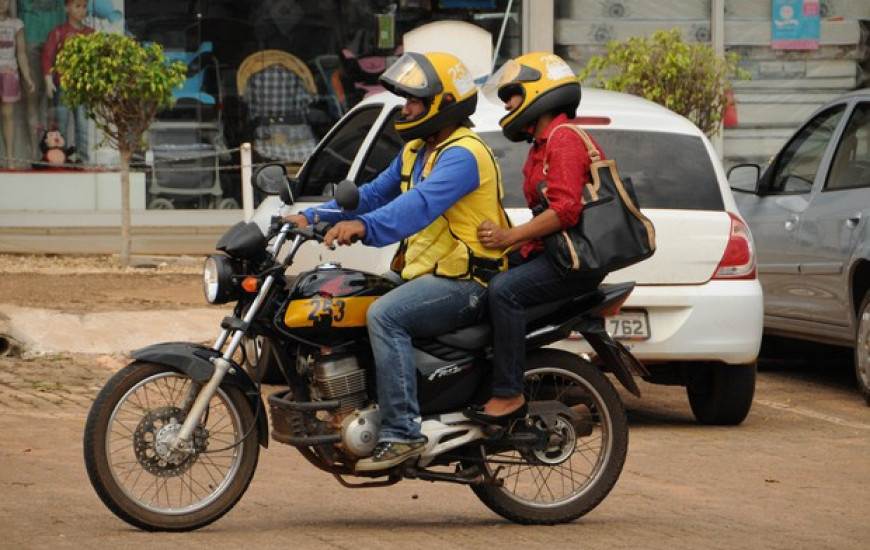 Operação fiscalizou pontos de mototáxis na avenida JK em Palmas