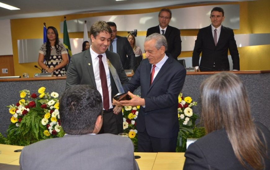 Iris Rezende é homenageado em Palmas