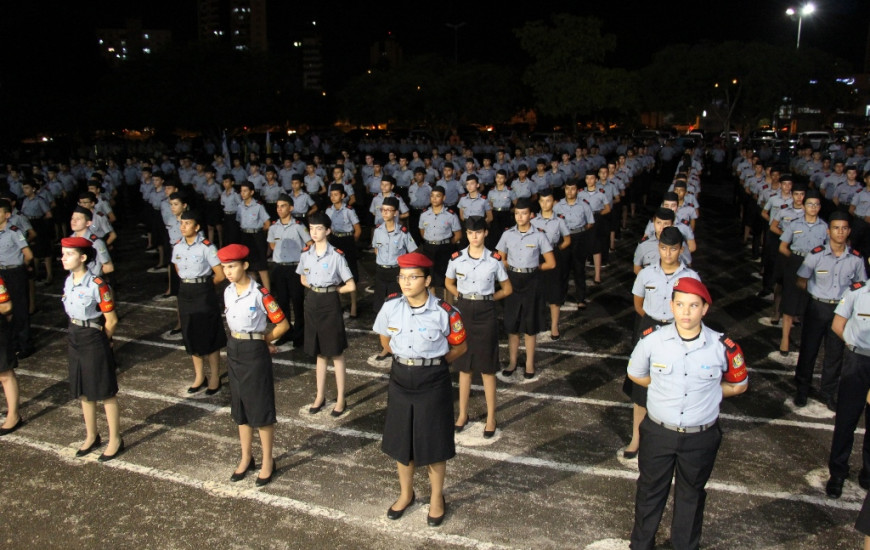  Pelotão de condecorados com mais de 450 alunos