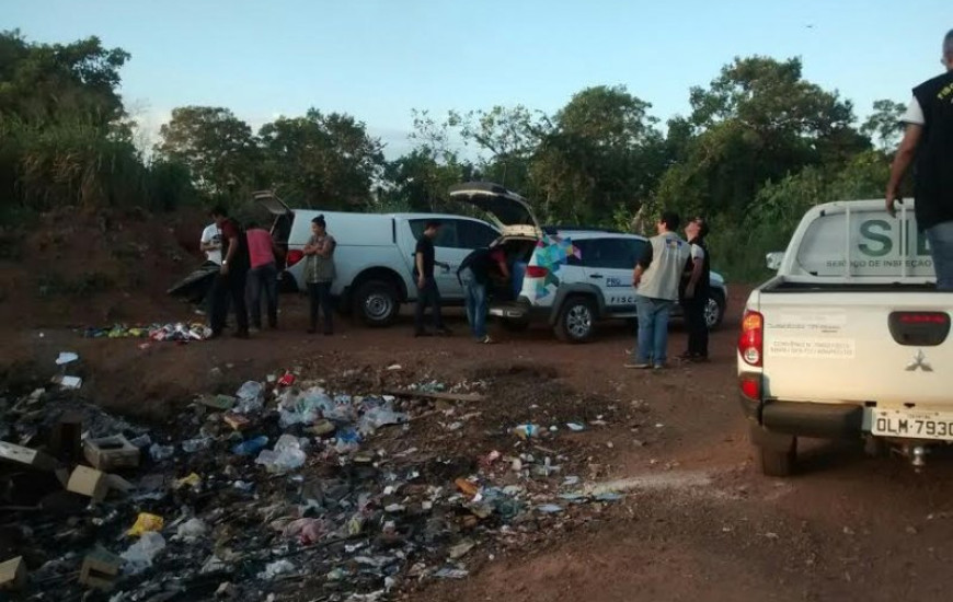 Produtos são descartados no aterro