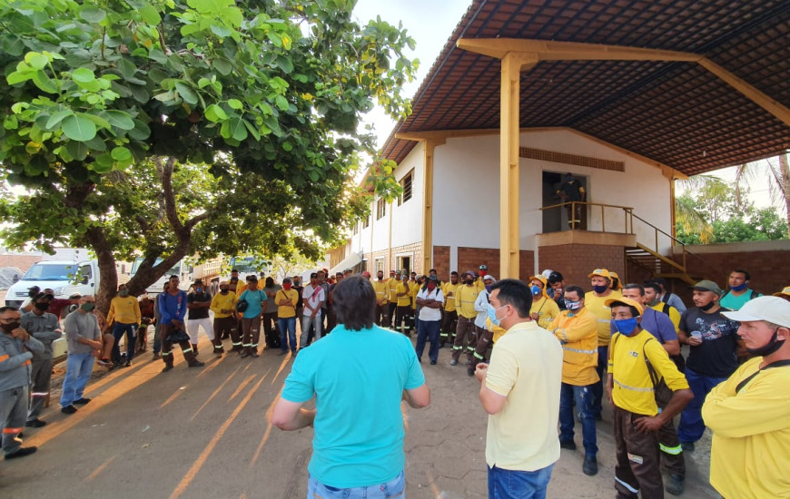 Reunião realizada na Secretaria de Infraestrutura de Gurupi.