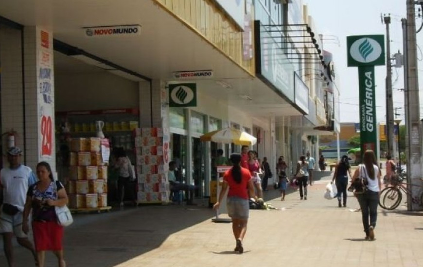 Comerciantes protestam contra aumento de impostos