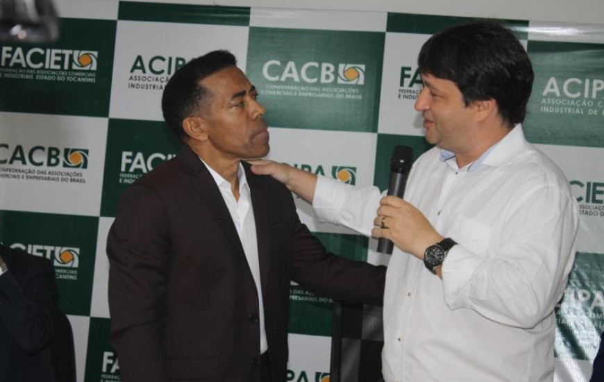 Candidato a presidência da entidade, Joseph, com atual presidente, Fabiano