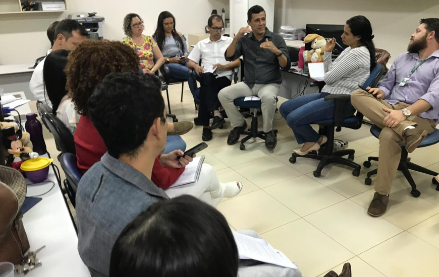  secretário Renato Jayme reiterou a importância do diálogo com os profissionais 