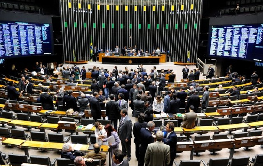 Deputado Coimbra vota favorável