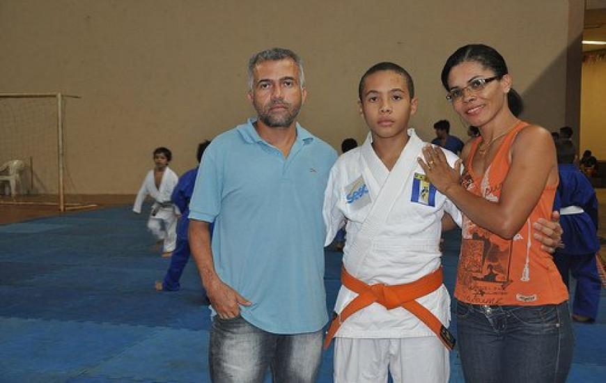 Pais acompanham atletas