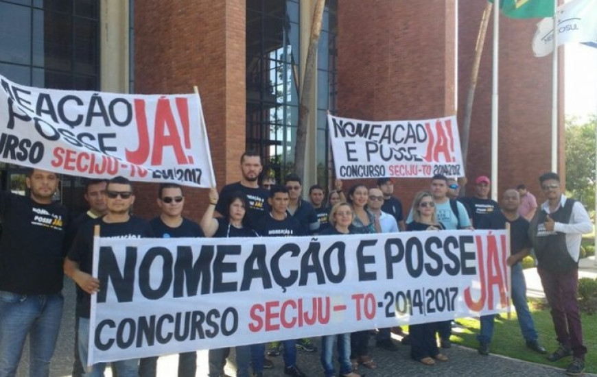 Aprovados cobram nomeação e posse ocorre desde a realização do certame em 2014