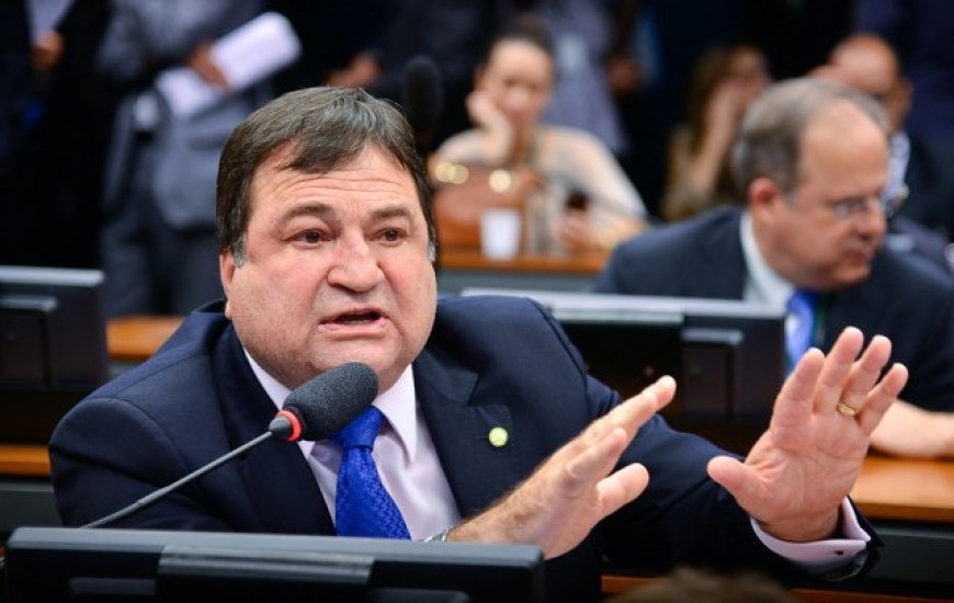 PL é requerido em regime de urgência