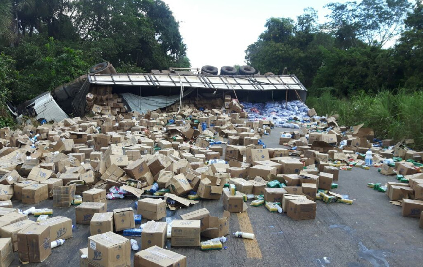 Rodovia foi interditada ontem, após acidente