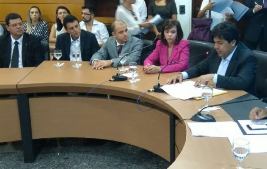 Dorinha em solenidade com o Ministro da Educação