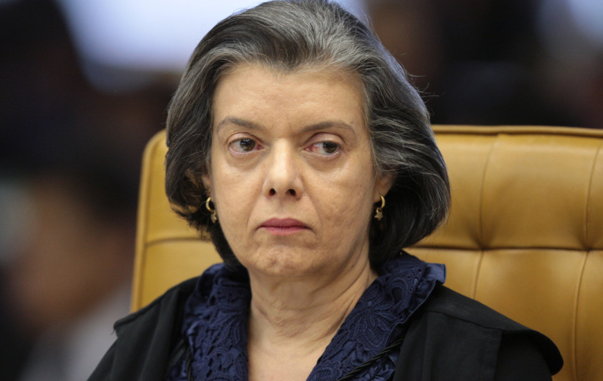 Presidente do STF busca soluções para crise nos presídios