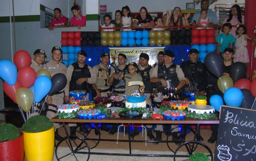 Menino realiza sonho ao comemorar 5 aninhos