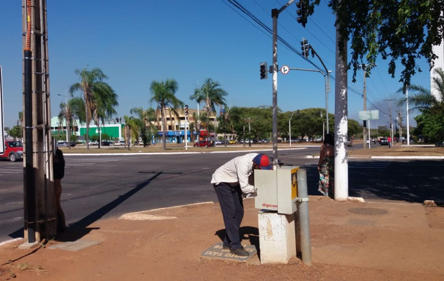 Ao todo, são 11 semáforos. 