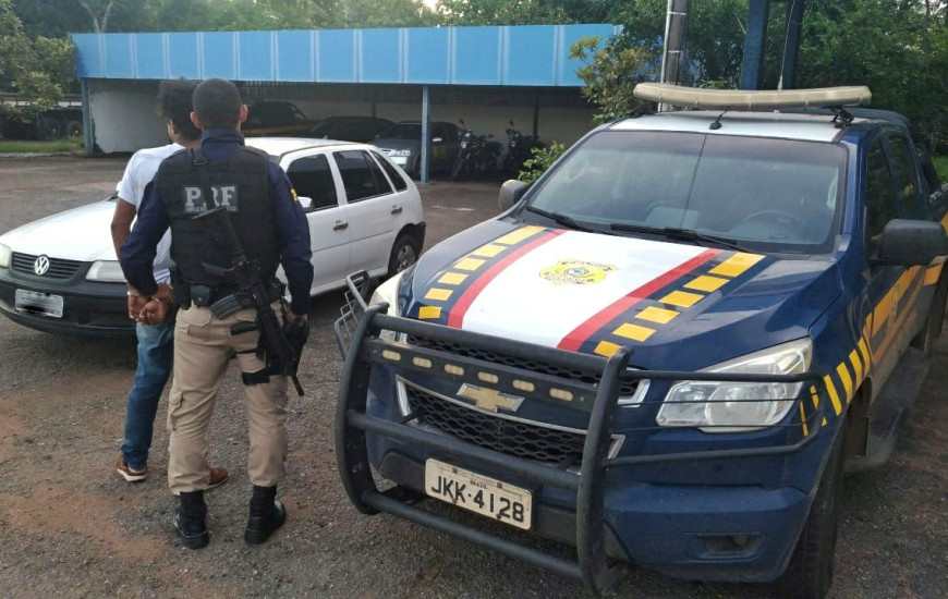Motorista é pego em flagrante dirigindo embriagado na BR-153