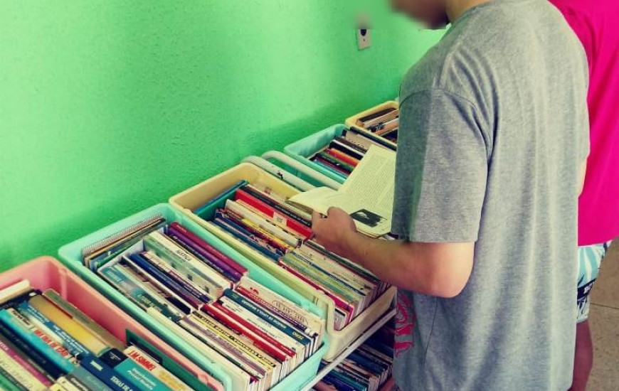 100 livros são incorporados ao acervo.
