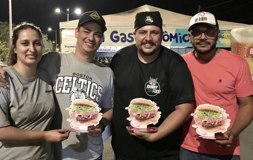 Os três primeiros colocados do festival 
