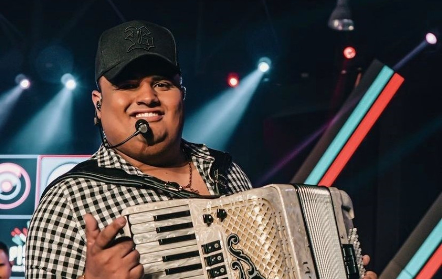 O músico é fenômeno nacional do ritmo "pisadinha"
