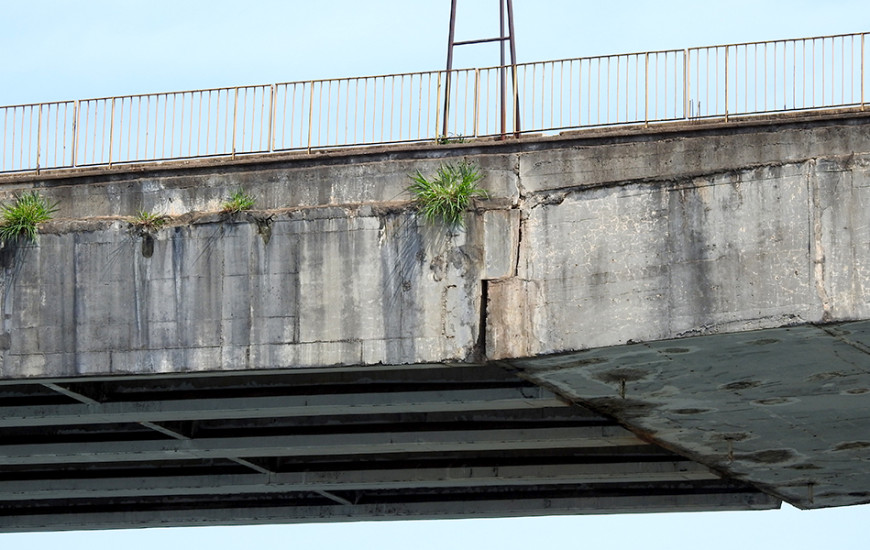 Ponte está em situação de deterioração avançada