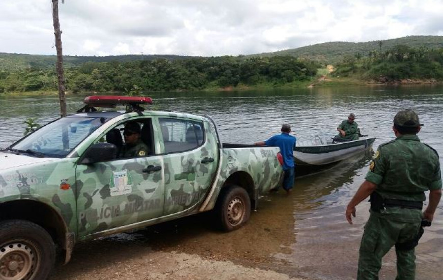 Polícia Ambiental fiscaliza área da UHE de Lajeado