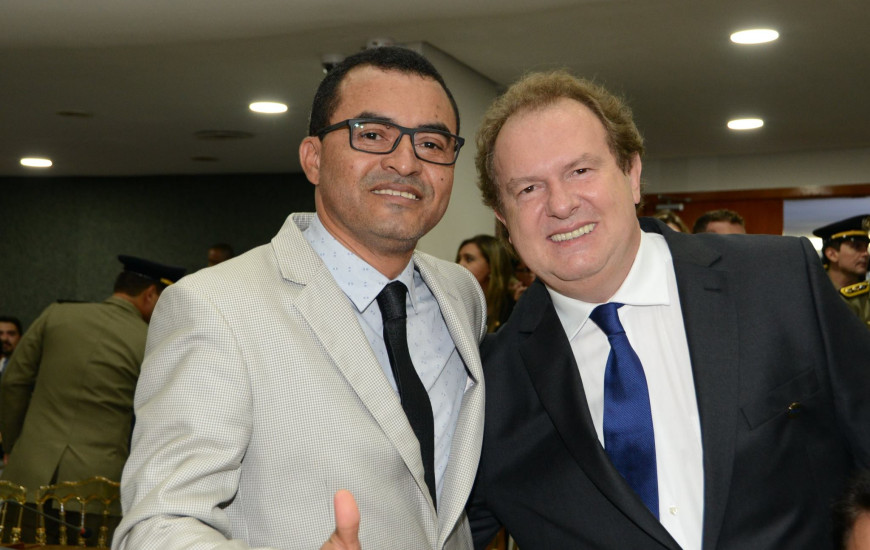 Governador Carlesse transmite cargo ao vice Wanderlei Barbosa