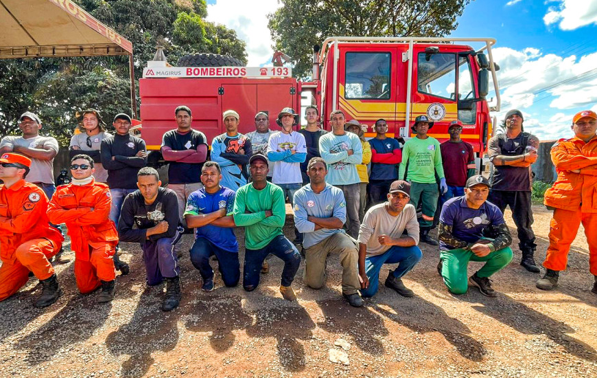 A Brigada de Combate a Incêndios Florestais de Dianópolis, com Renaldo e Leandro