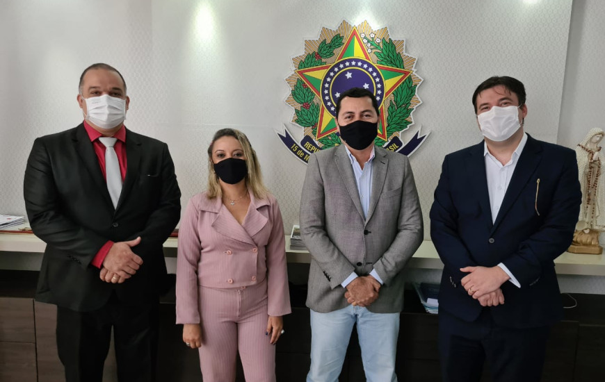 Reunião ocorreu nesta segunda-feira, 10