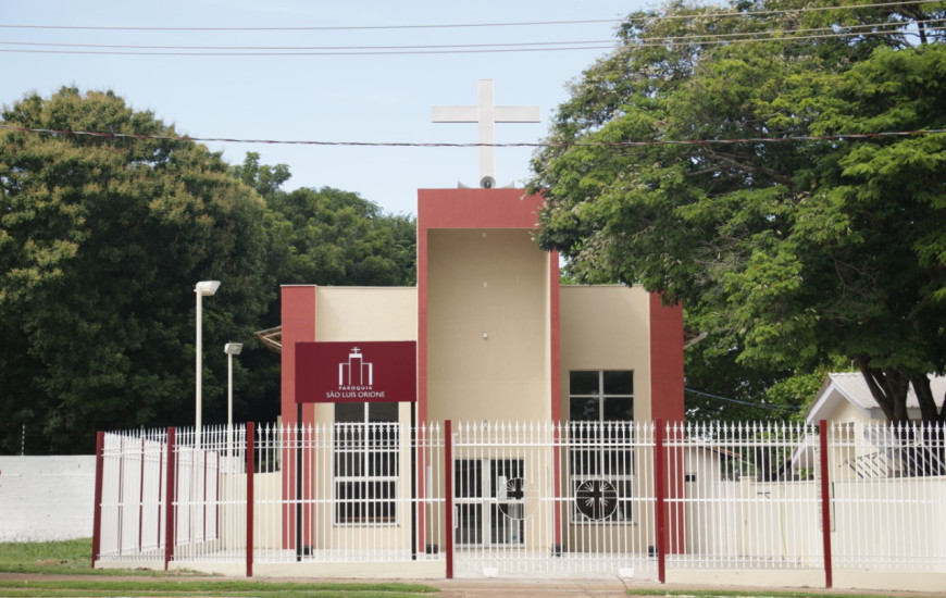 Bazar vai até às 14 horas deste domingo, 8