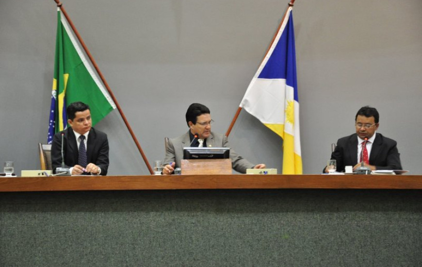 Mesa diretora da AL