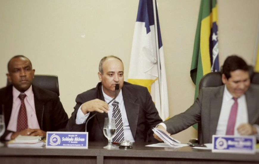 Vice-prefeito toma posse durante licença do prefeito de Araguaína