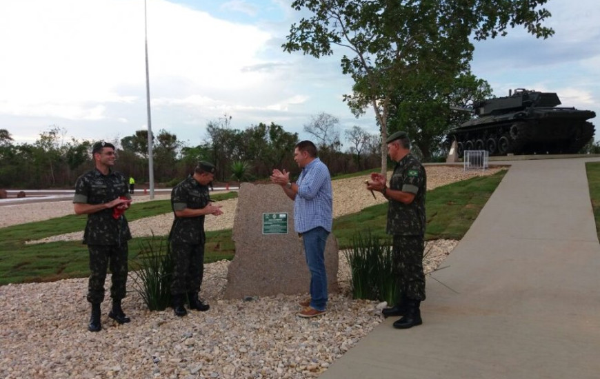 Praça do Exército é inaugurada