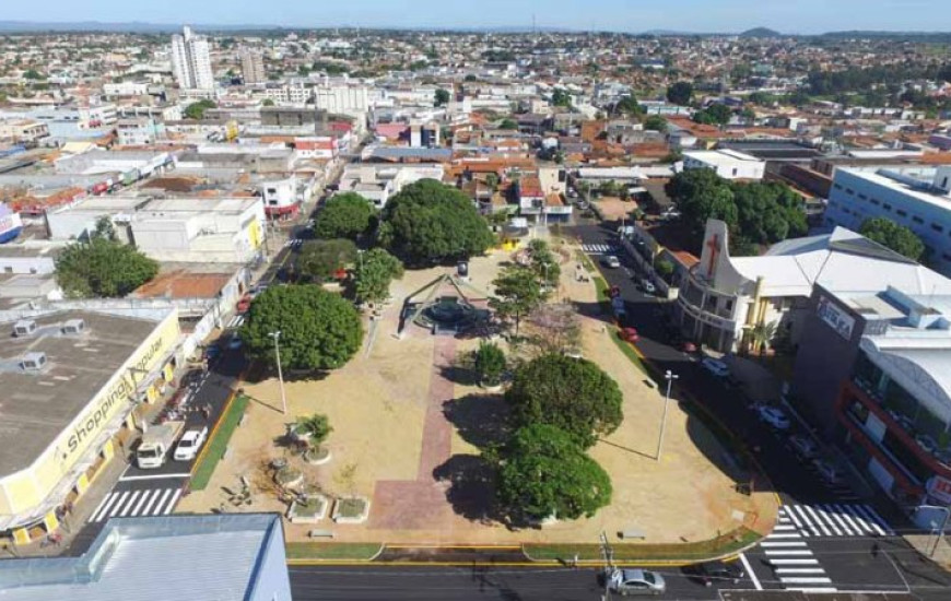 Praça recebeu obras de revitalização