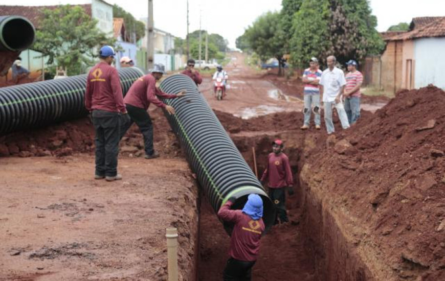 Bacias ajudarão no escoamento da água da chuva