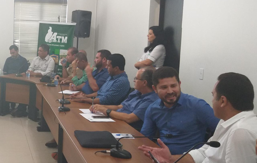 Padre Gleibson Moreira no encontro do MFMDH