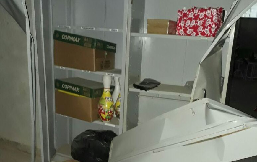 Armários de escola são arrombados