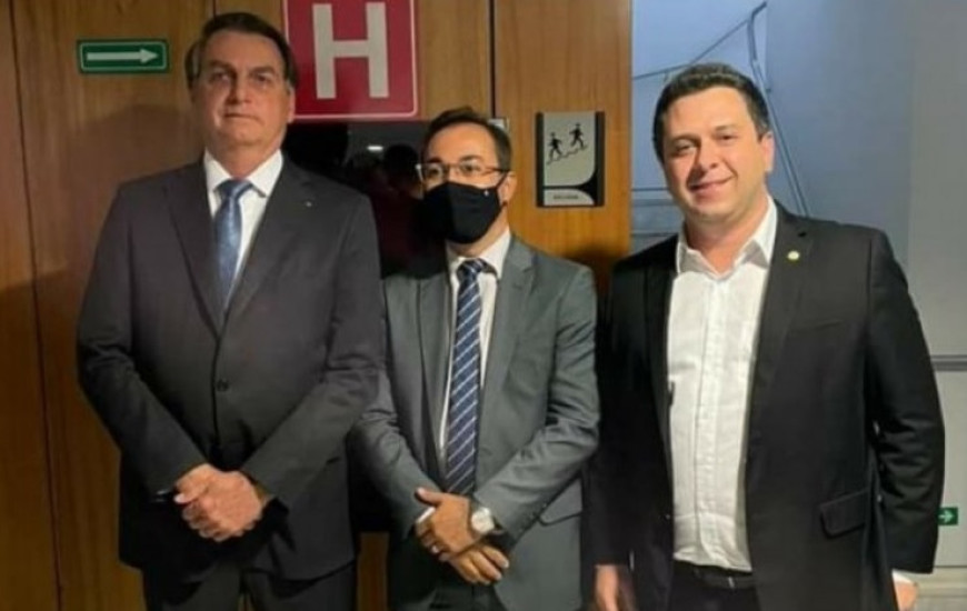 Jair Bolsonaro, prefeito de Araguaína, Wagner Rodrigues, e deputado Tiago Dimas.