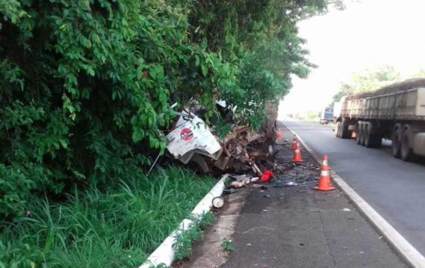 Acidente deixa 3 mortos na BR-153