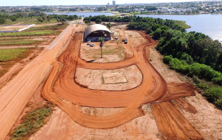 Complexo poliesportivo Beira Lago.