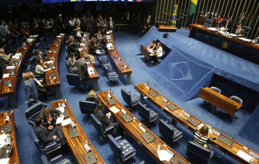 Projetos foram aprovados ontem pelos senadores
