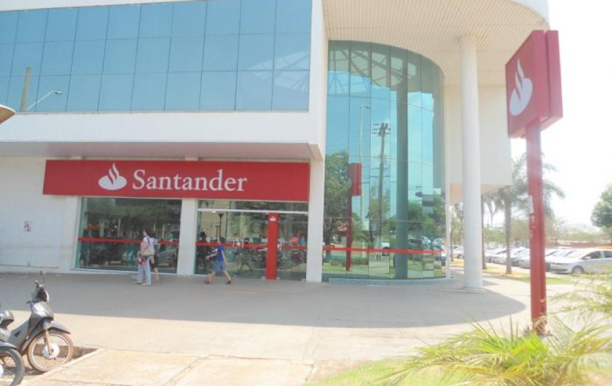 Banco foi condenado a paga indenização à filha da vítima que teve o nome usado