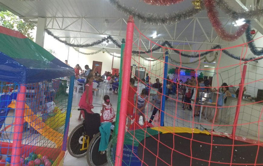A festa foi completa, recheada de brincadeiras, presentes e guloseimas