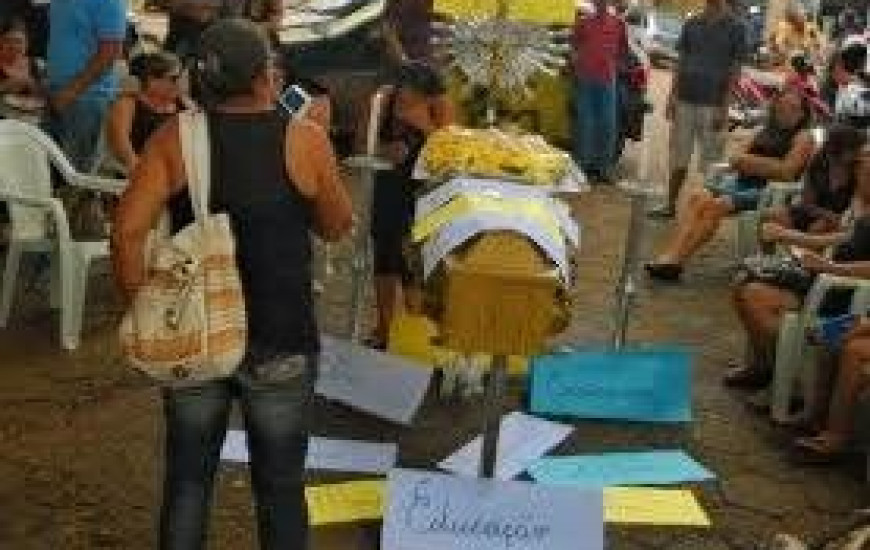 Velório da educação