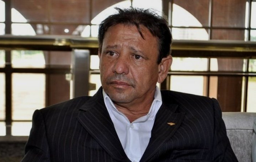 Otoniel enfrenta dificuldades para manter serviços