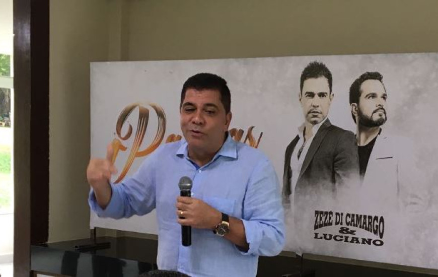 Carlos Amastha em coletiva com a imprensa 