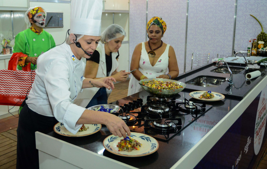 Chefes Roberta Ribeiro e Ruth Almeida