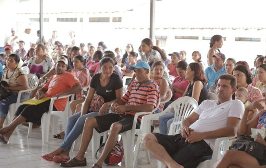 Famílias são beneficiadas com casa própria