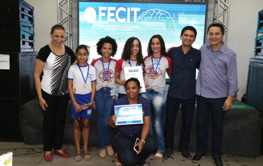 Equipe da Escola Thiago Barbosa que irá representar Palmas na Febrace