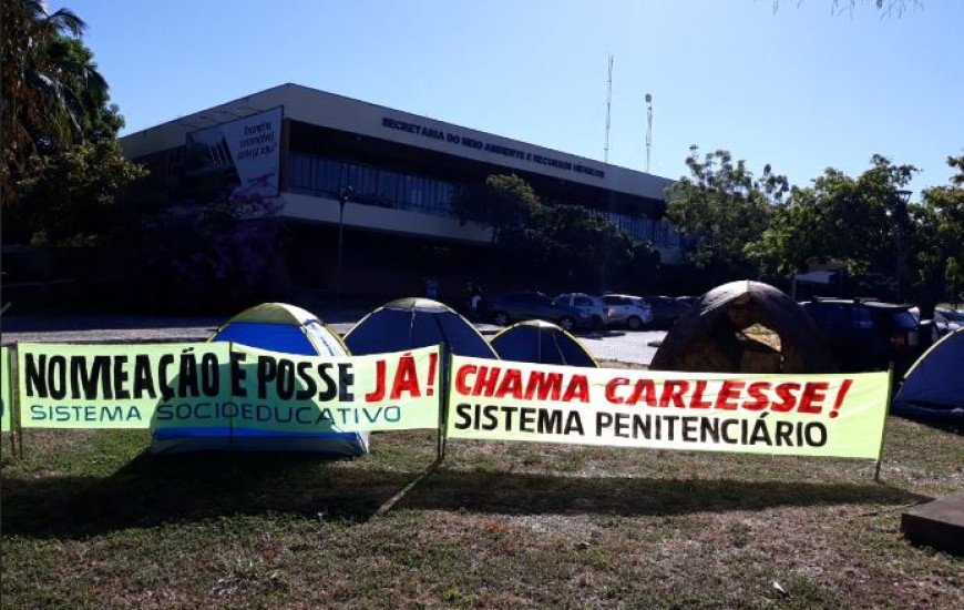 Barracas foram montadas na Praça dos Girassois.