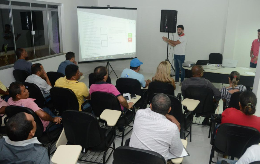 Grupo de WhatsApp é apresentado a associações